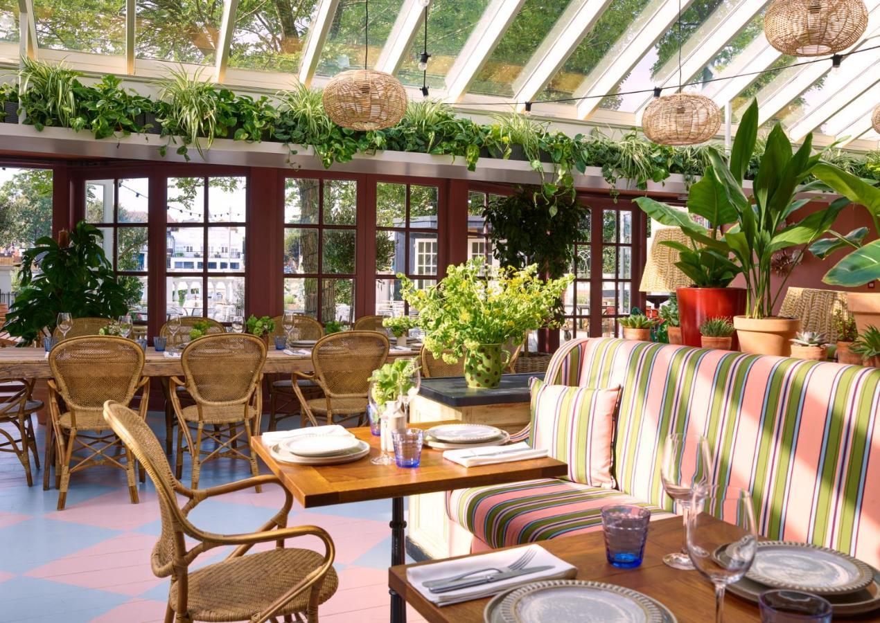 Готель The Mitre, Hampton Court Кінгстон-на-Темзі Екстер'єр фото Interior of the restaurant