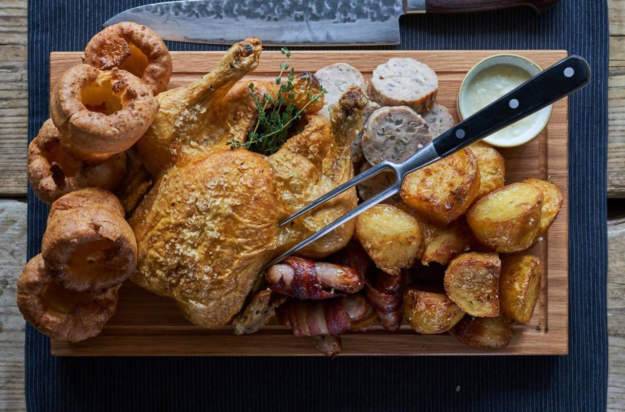 Готель The Mitre, Hampton Court Кінгстон-на-Темзі Екстер'єр фото Sunday roast