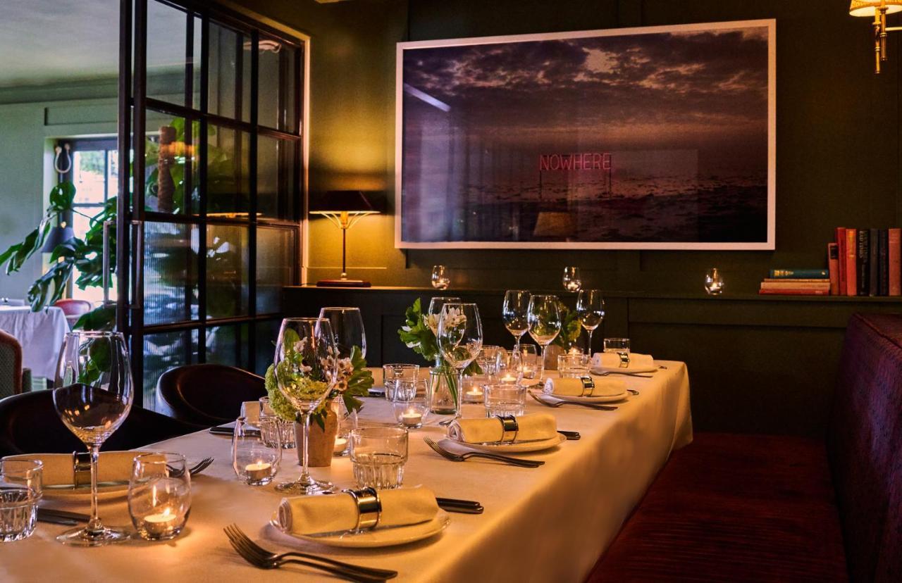 Готель The Mitre, Hampton Court Кінгстон-на-Темзі Екстер'єр фото The interior of the restaurant