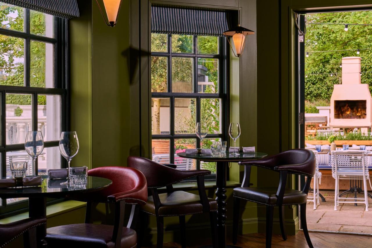Готель The Mitre, Hampton Court Кінгстон-на-Темзі Екстер'єр фото The interior of the restaurant