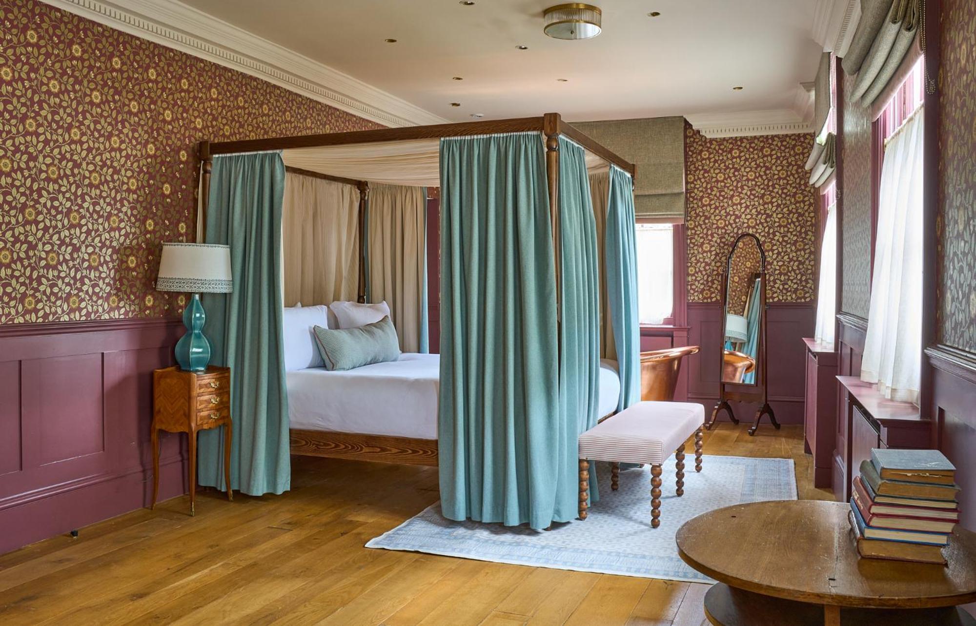 Готель The Mitre, Hampton Court Кінгстон-на-Темзі Екстер'єр фото A bedroom at the hotel