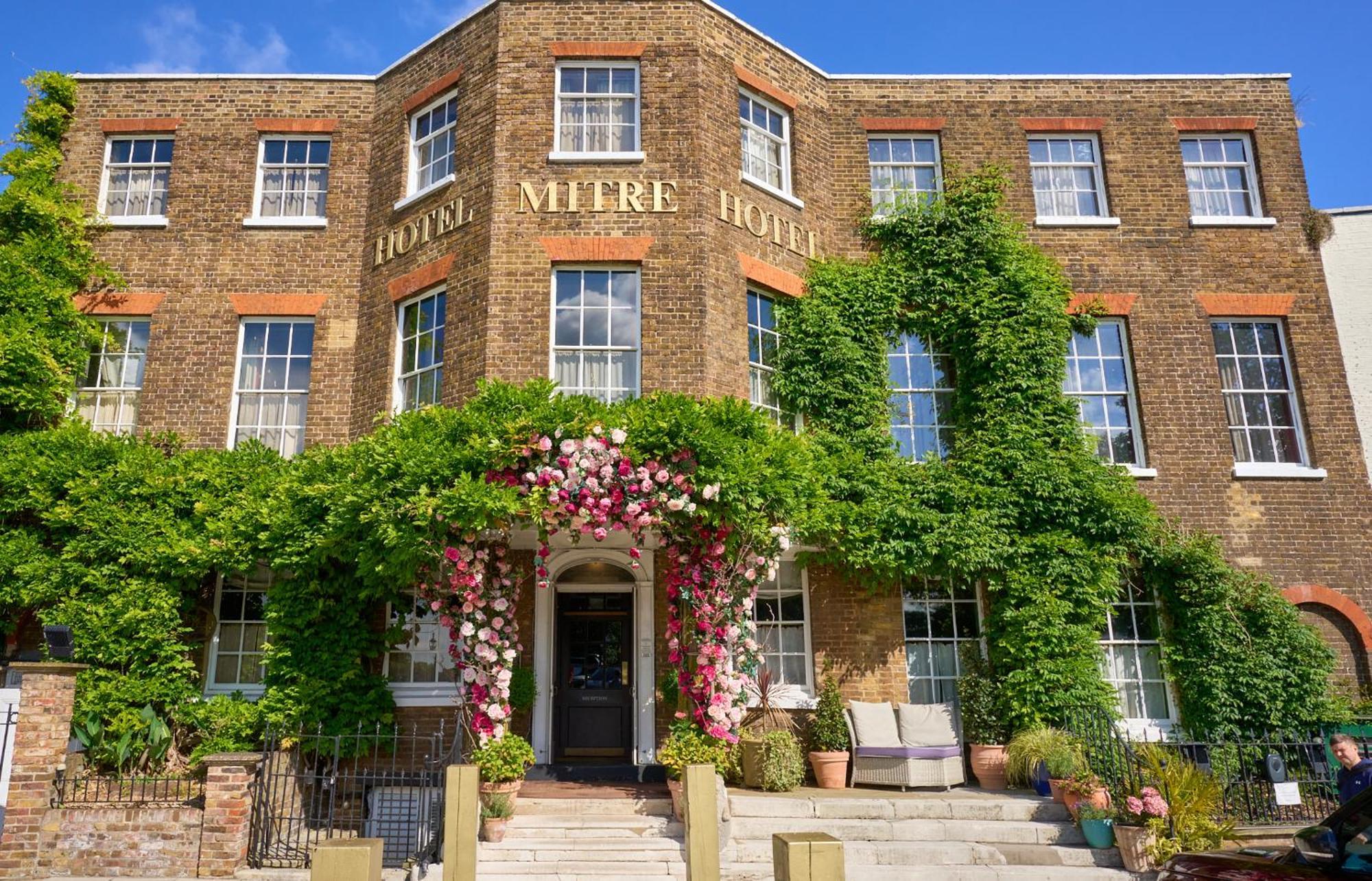 Готель The Mitre, Hampton Court Кінгстон-на-Темзі Екстер'єр фото The hotel in 2014