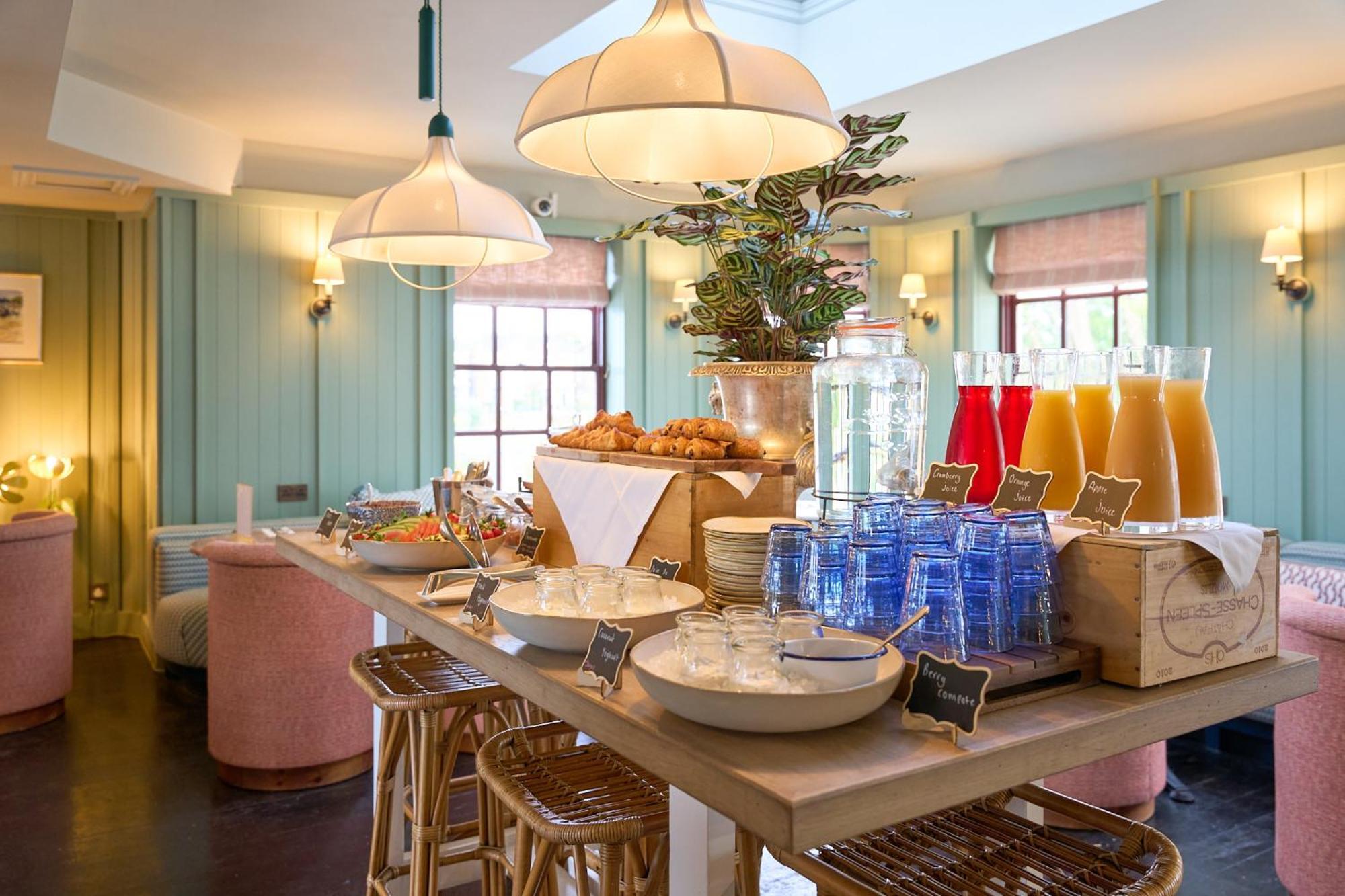 Готель The Mitre, Hampton Court Кінгстон-на-Темзі Екстер'єр фото The restaurant at The Ivy Temple Row